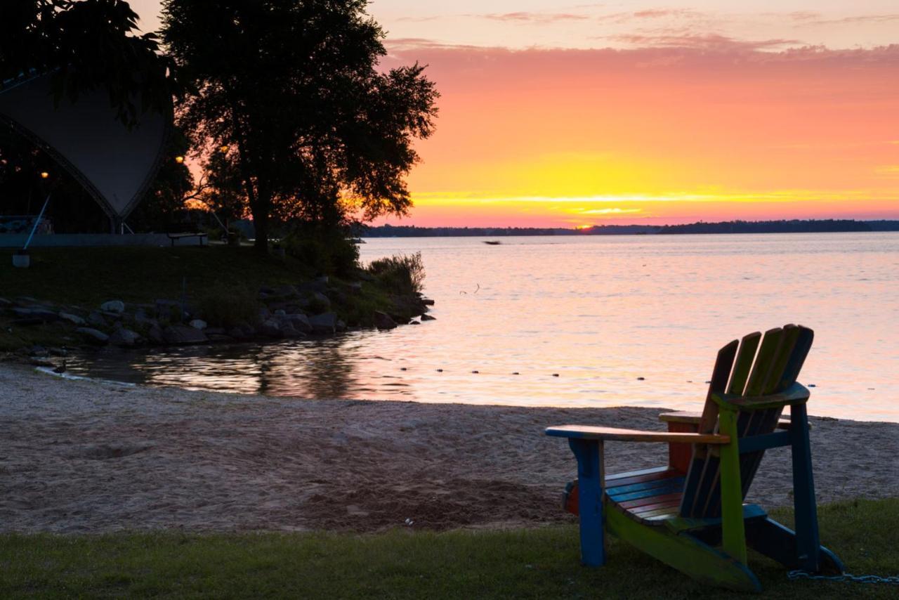 Ruby Manor Bed & Breakfast Gananoque Εξωτερικό φωτογραφία