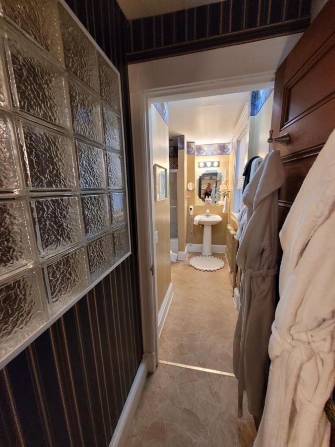 Ruby Manor Bed & Breakfast Gananoque Εξωτερικό φωτογραφία