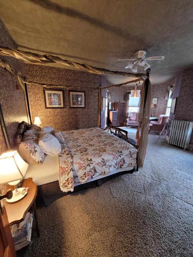 Ruby Manor Bed & Breakfast Gananoque Εξωτερικό φωτογραφία