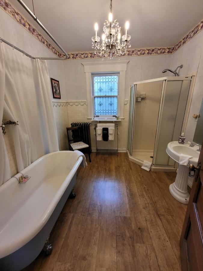 Ruby Manor Bed & Breakfast Gananoque Εξωτερικό φωτογραφία
