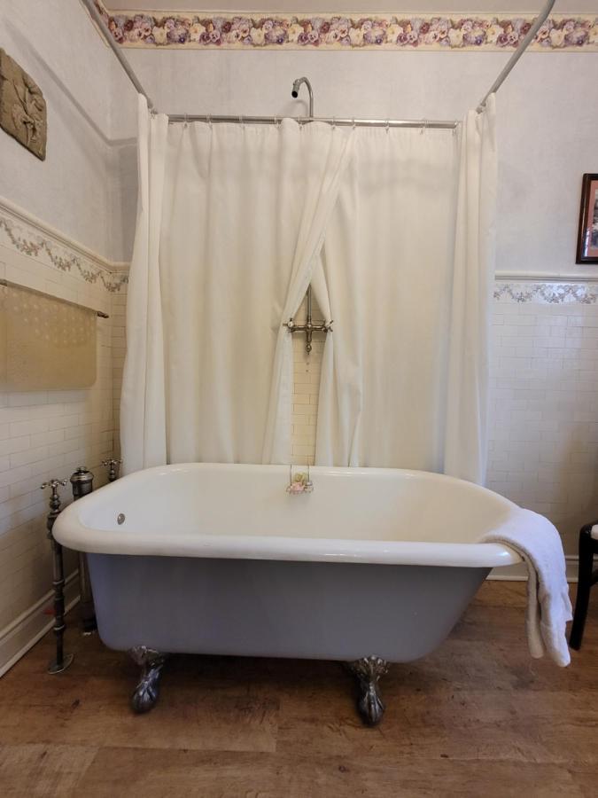 Ruby Manor Bed & Breakfast Gananoque Εξωτερικό φωτογραφία