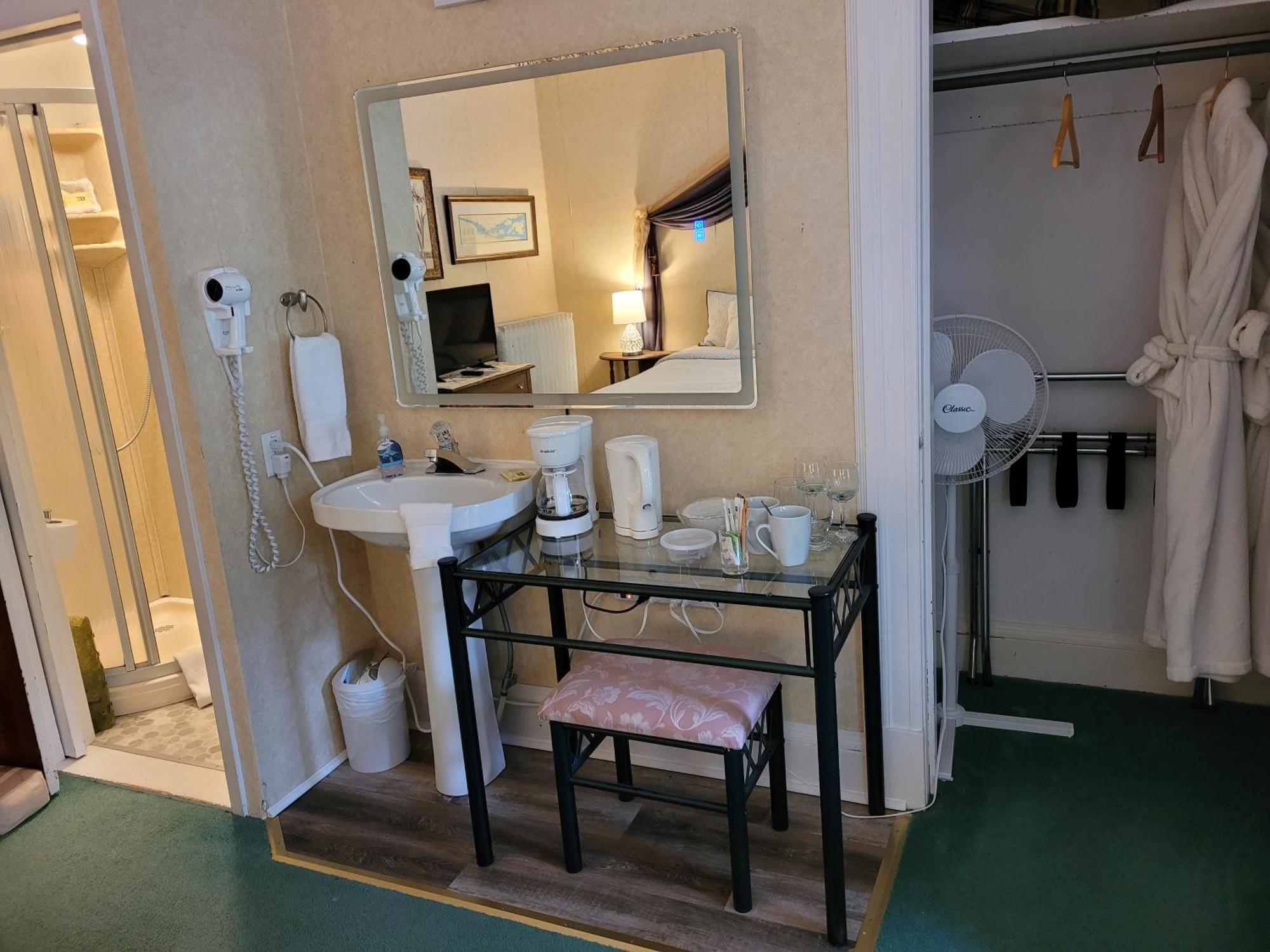 Ruby Manor Bed & Breakfast Gananoque Εξωτερικό φωτογραφία